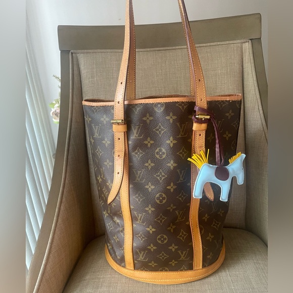 Authentic Louis Vuitton monogram vintage Gm bucket bag AR0977 - Picture 1 of 15